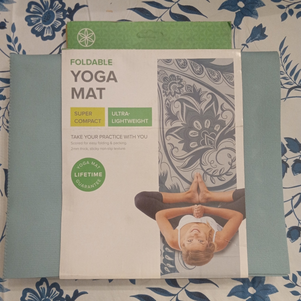 Gaiam Foldable Yoga Mat New 68x24